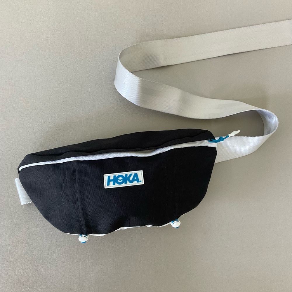 Hoka Black Belt Bag